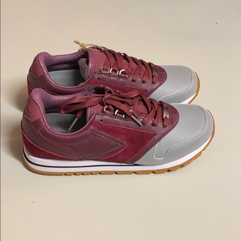 Men’s Brooks Cordovan Reflective Sneakers 8.5